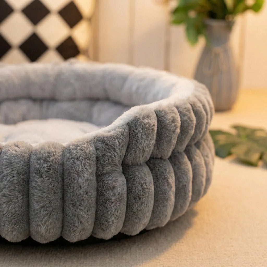 Home Plush Winter Cat Nest Dog Nest Warm Detachable and Washable Round Cat Nest Pet Bed Seasonal Universal Decoration