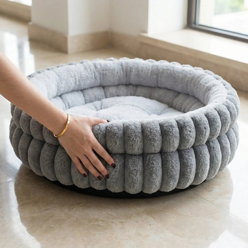 Home Plush Winter Cat Nest Dog Nest Warm Detachable and Washable Round Cat Nest Pet Bed Seasonal Universal Decoration