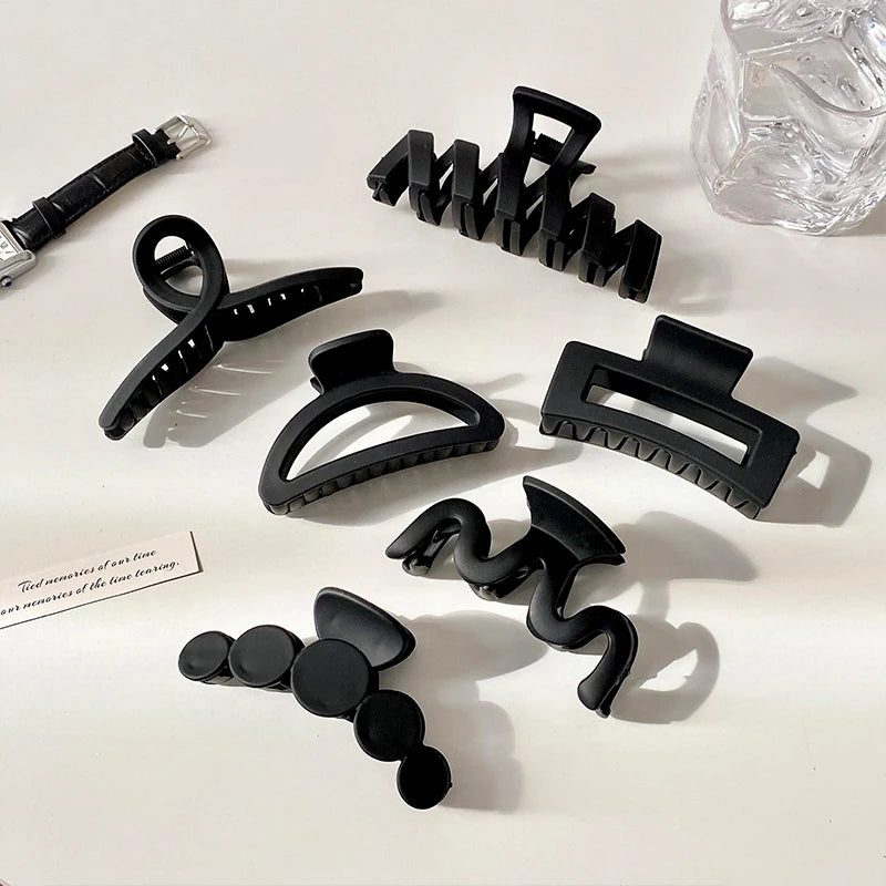 Womans Elegant Black Plastic Hair Claw Grip