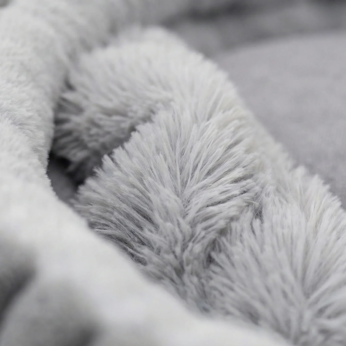 Home Plush Winter Cat Nest Dog Nest Warm Detachable and Washable Round Cat Nest Pet Bed Seasonal Universal Decoration
