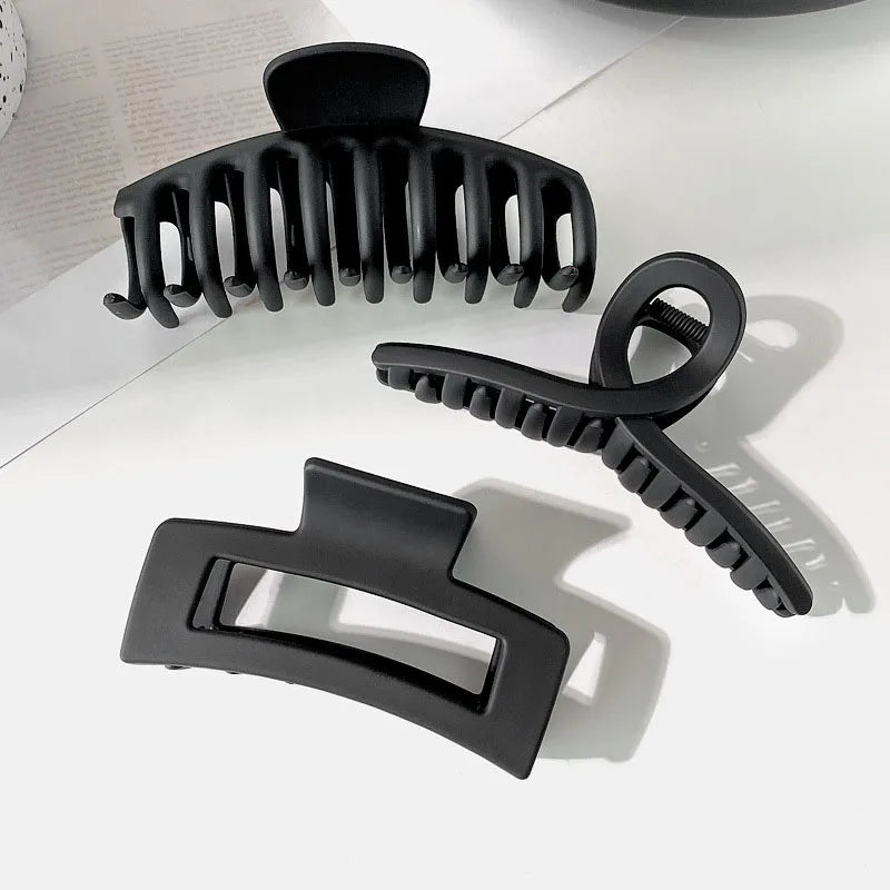 Womans Elegant Black Plastic Hair Claw Grip