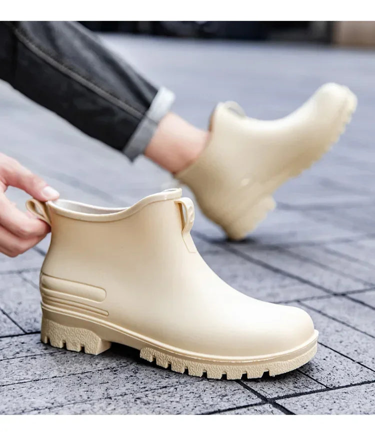 Couple's Short-Tube Non-Slip Plastic Rain Boots, Outdoor Commuting Waterproof Shoes, Pvc One-Piece Molded Women's Water Boots,