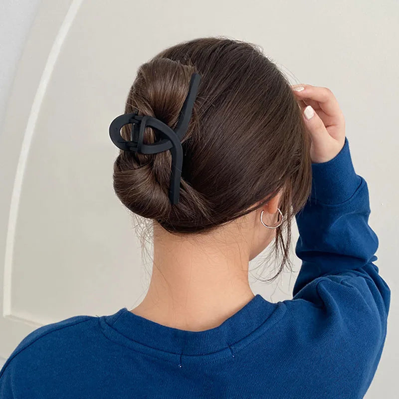 Womans Elegant Black Plastic Hair Claw Grip