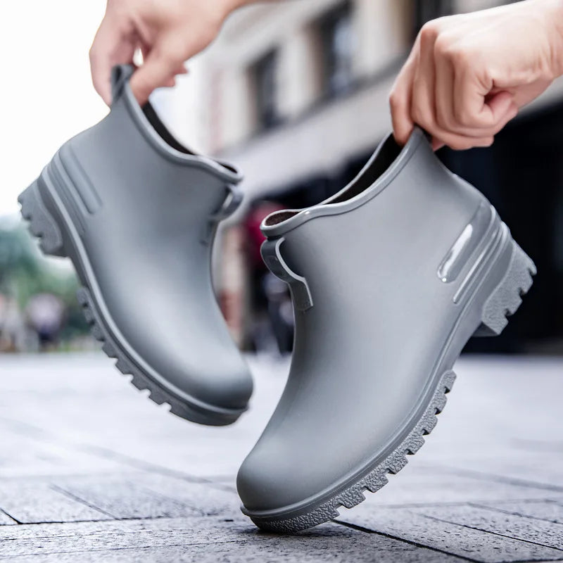 Couple's Short-Tube Non-Slip Plastic Rain Boots, Outdoor Commuting Waterproof Shoes, Pvc One-Piece Molded Women's Water Boots,
