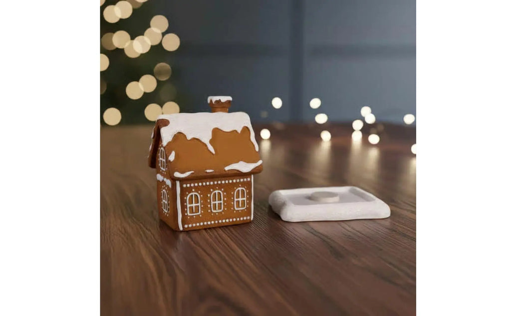 Holiday Cottage Aroma Holder Festive Gift Gingerbread House Aroma Burner Christmas Cabin Censer Detailed Craftsmanship
