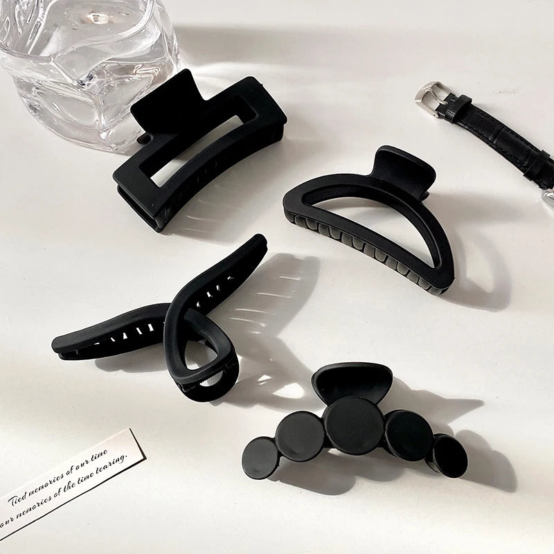 Womans Elegant Black Plastic Hair Claw Grip