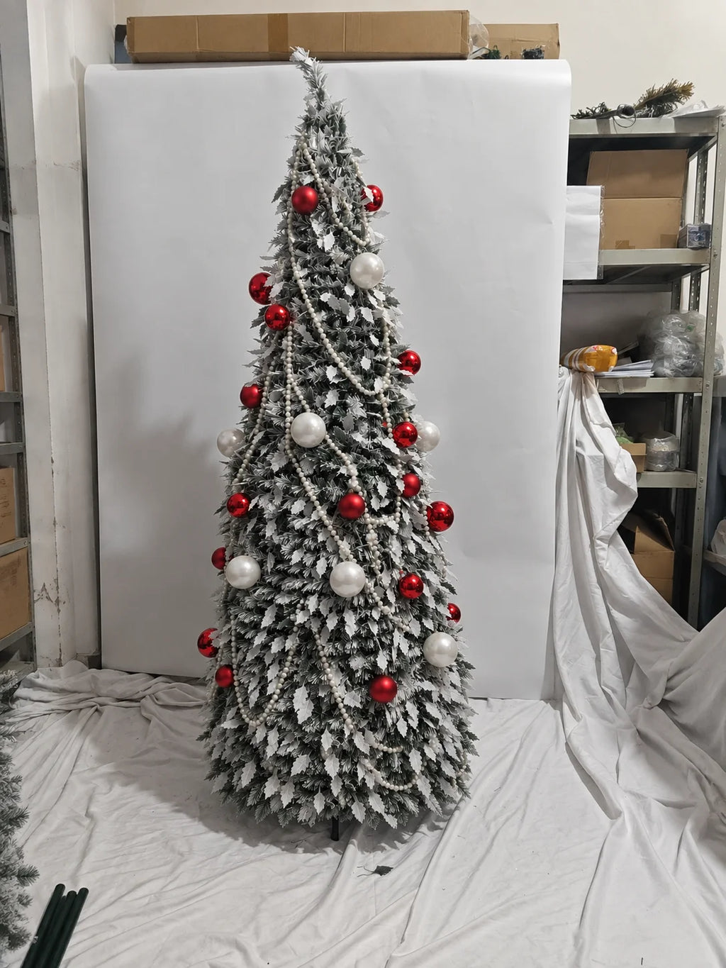 Flocked PVC Christmas Tree 1.5/1.8/2.1M Pre‑Attached Baubles, Foldable Xmas Tree with USB String Lights for Home Holiday Decor
