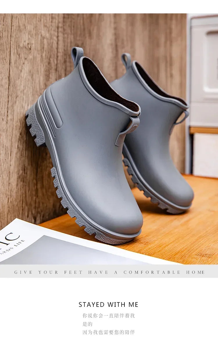 Couple's Short-Tube Non-Slip Plastic Rain Boots, Outdoor Commuting Waterproof Shoes, Pvc One-Piece Molded Women's Water Boots,